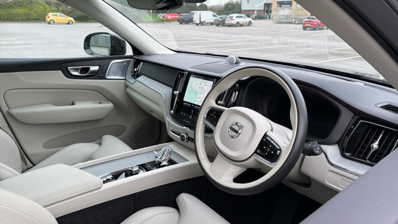 Volvo XC60 2.0 T8 [455] RC PHEV Ultimate Dark 5dr AWD Gtron Estate